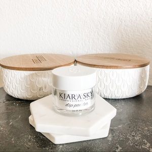 **SOLD** Kiara Sky✨ Pure White Dip Powder 2oz